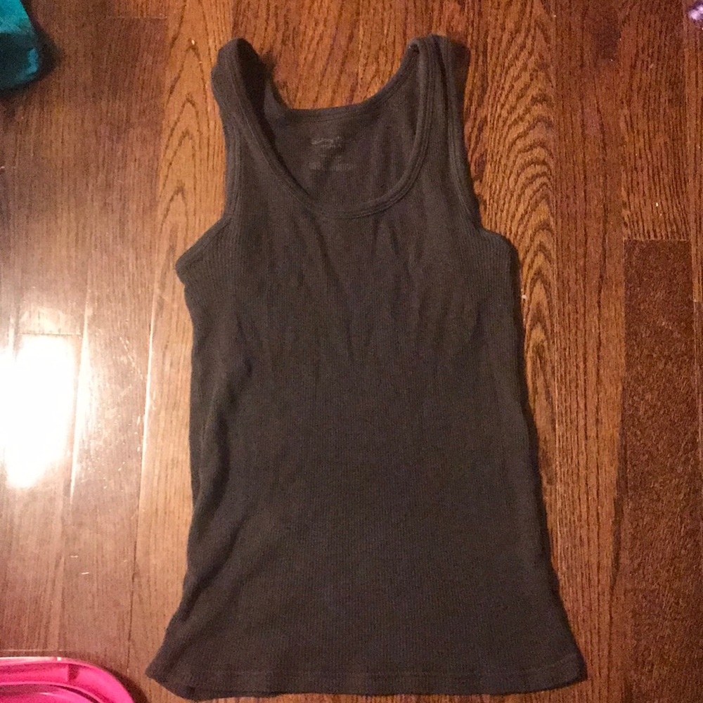 EUC OLD NAVY Women’s sleeveless t shirt